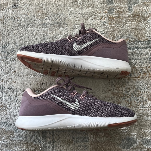 Nike Shoes - ‼️ Nike Mauve and Cream Sneakers ‼️